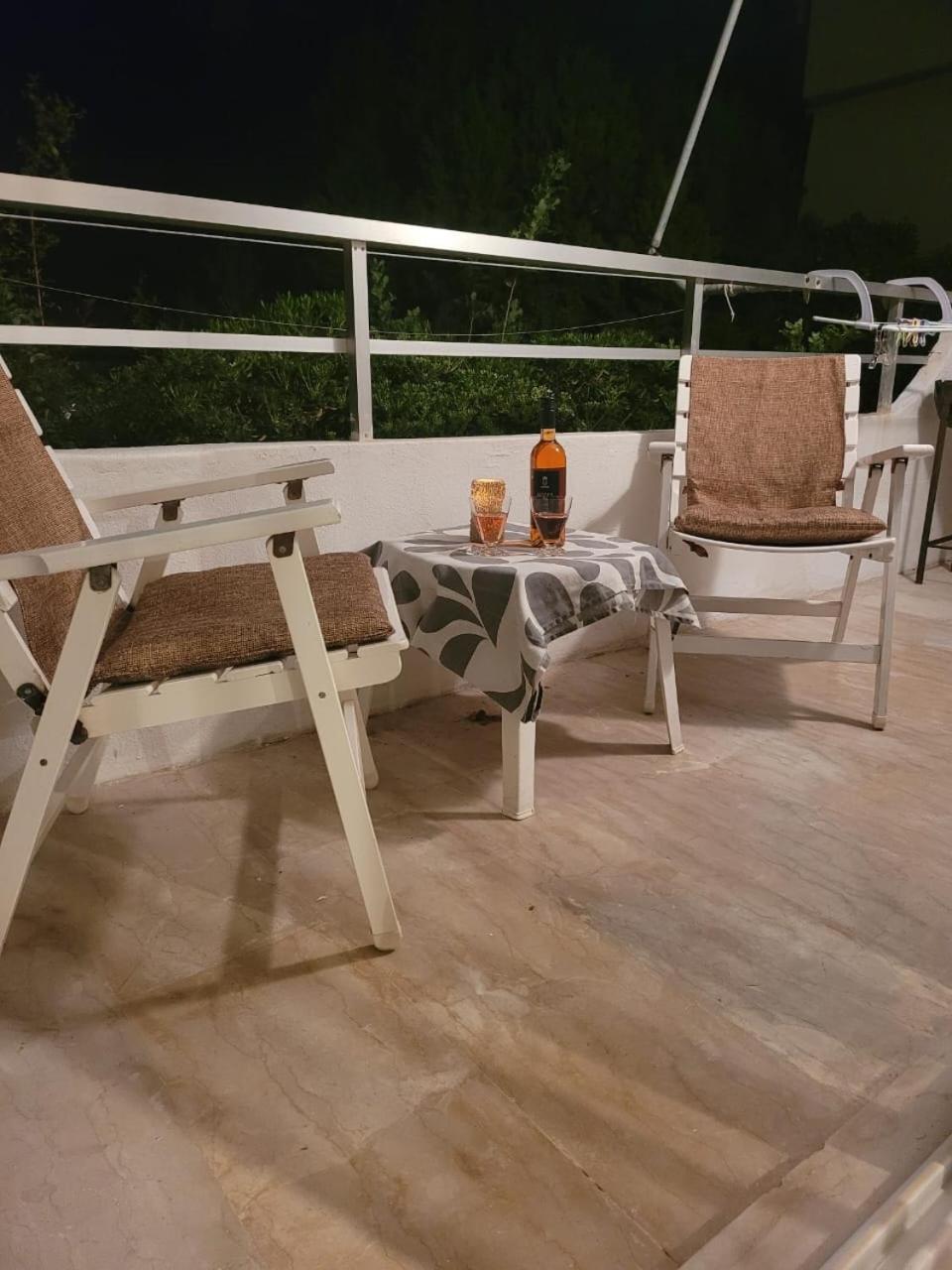 Stephie'S Apartment By The Sea ราฟีนา ภายนอก รูปภาพ