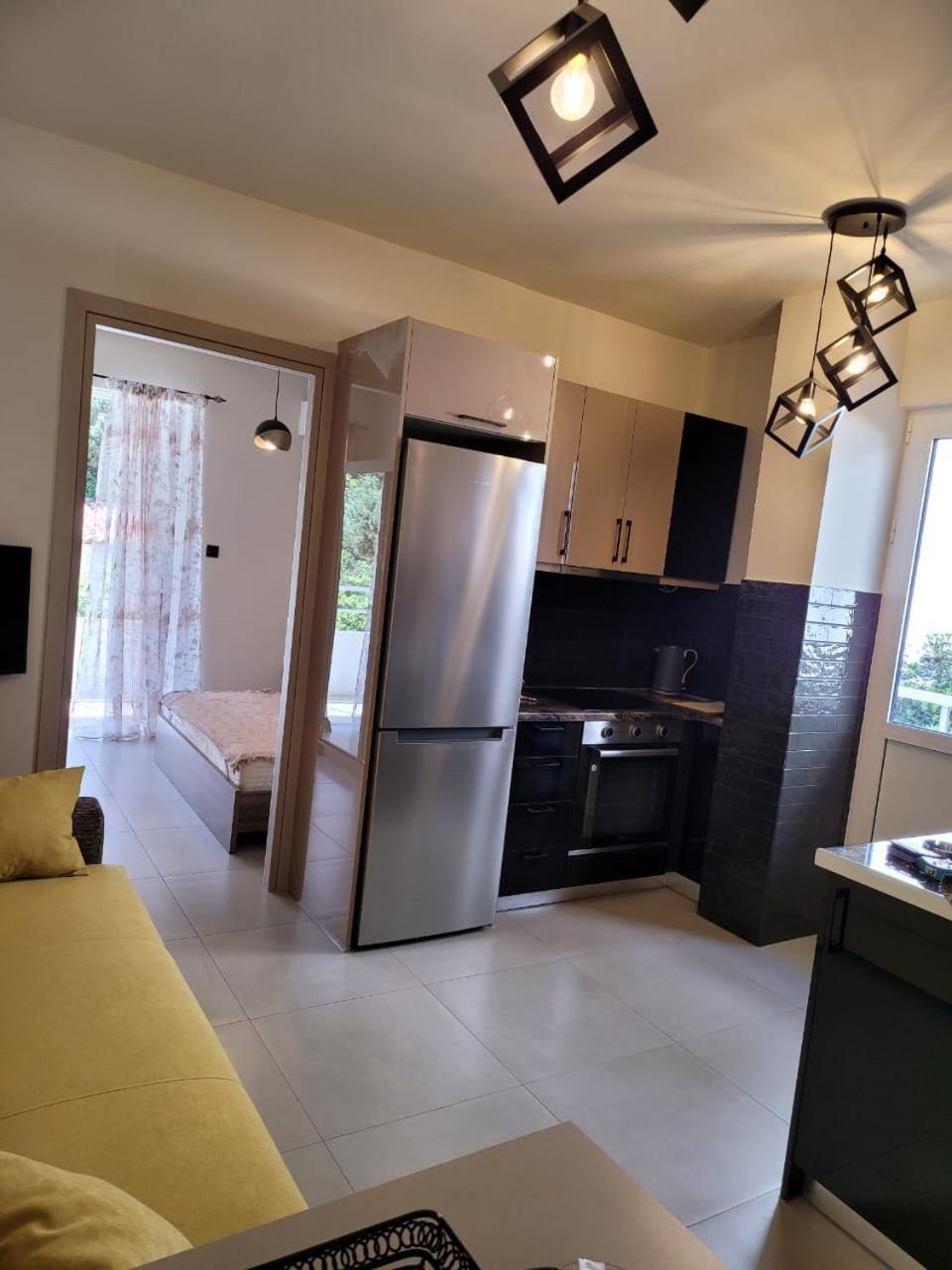 Stephie'S Apartment By The Sea ราฟีนา ภายนอก รูปภาพ